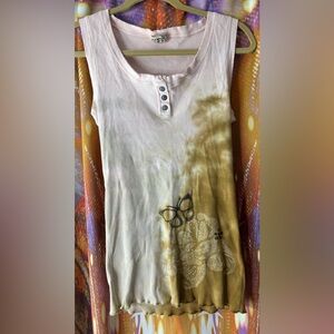 Sleeveless butterfly top 🦋